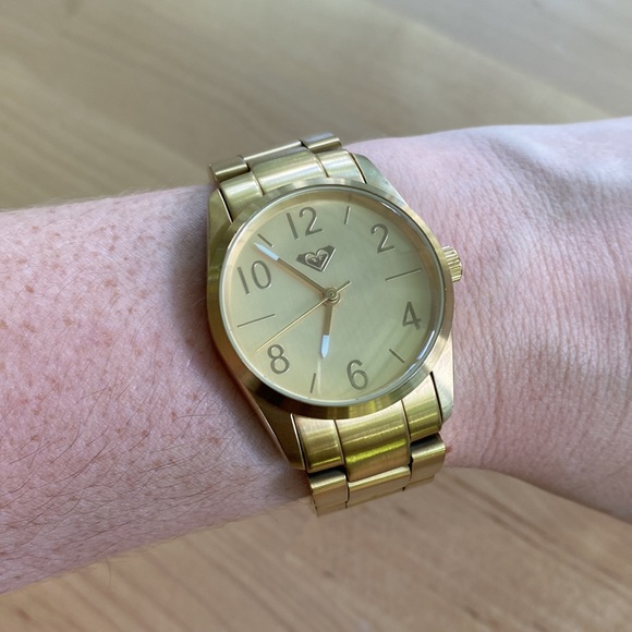 Roxy Downtown watch. Gold, used in good condition. No battery/box. - Picture 3 of 6
